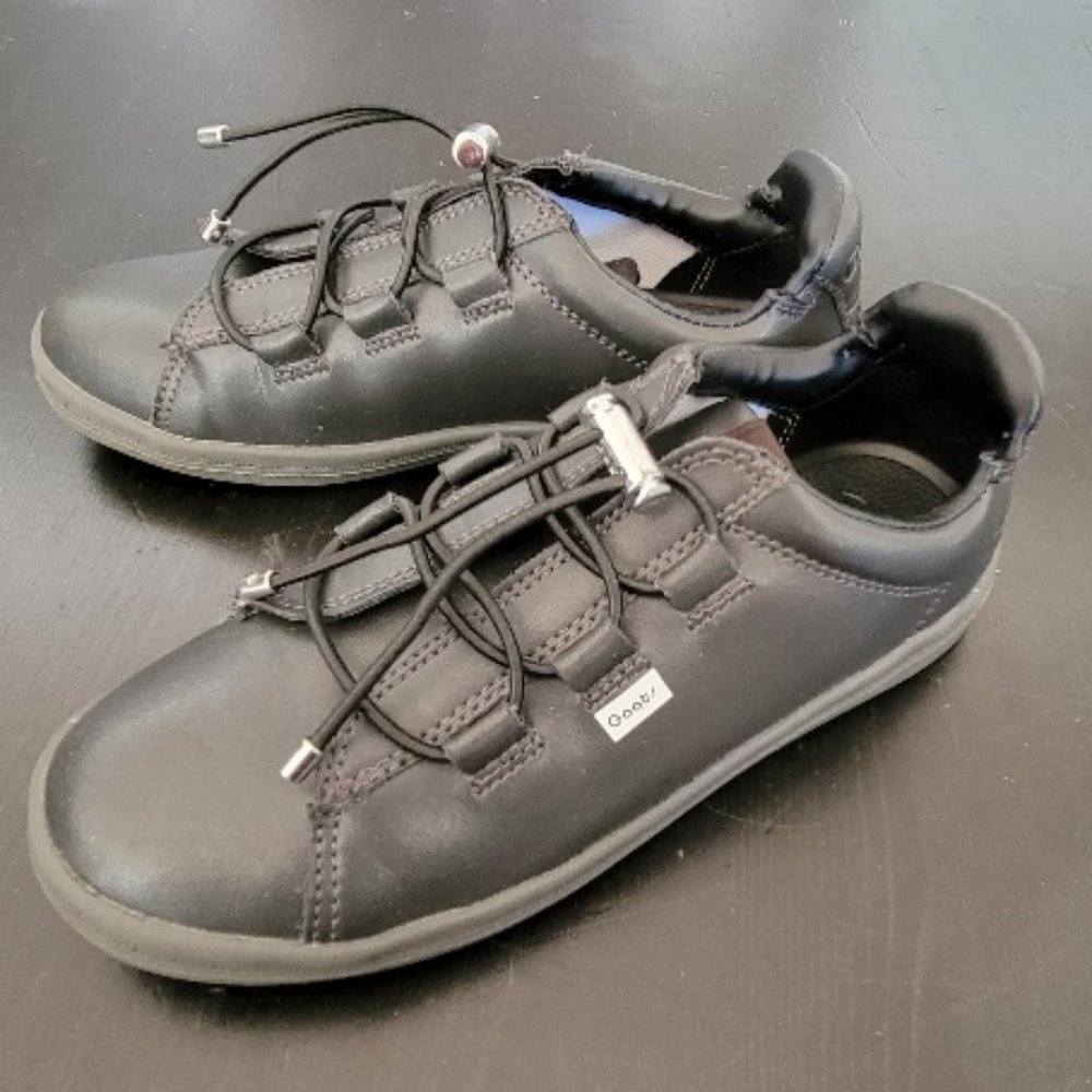 GOATS BLACK LEATHER BIG KIDS LEATHER SNEACKERS SIZE 1